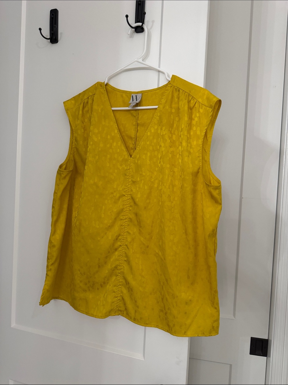 Worthington Yellow Sleeveless V-Neck Camisole